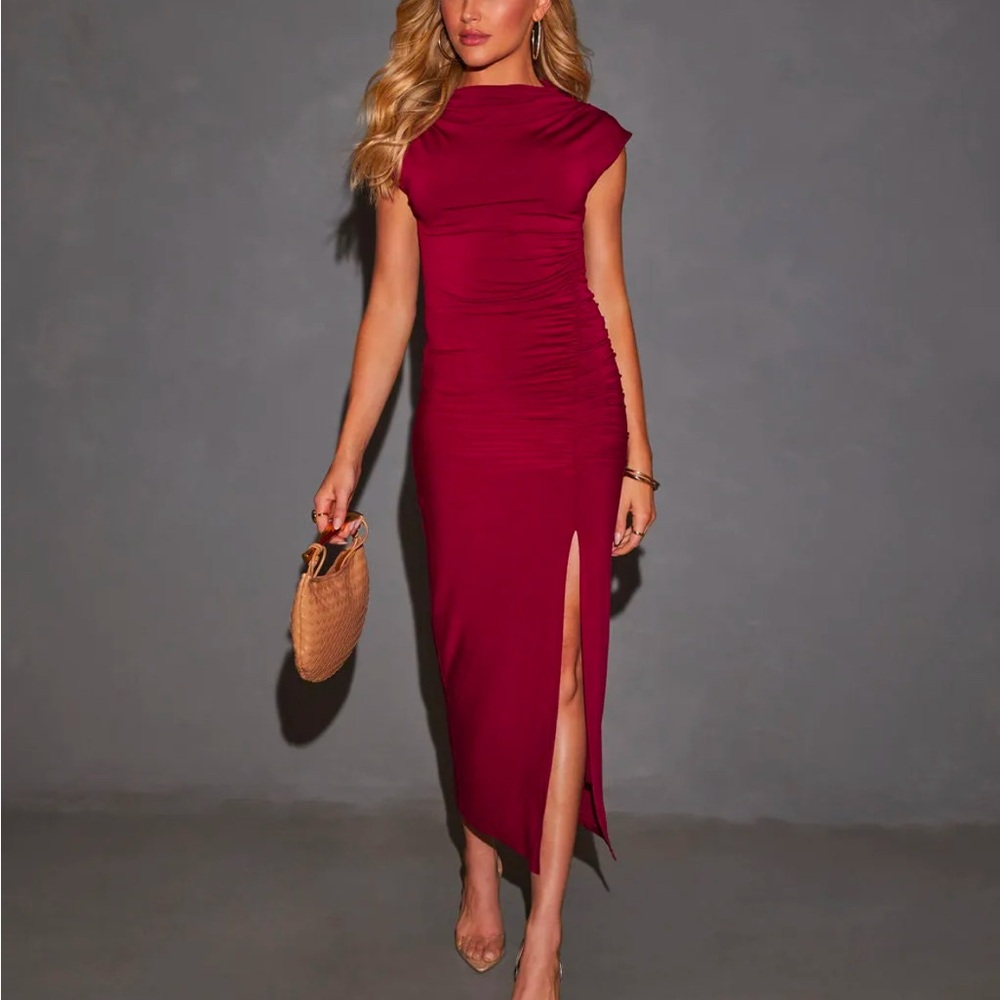 [EUC] VICI Mock Neck Ruched Midi Dress